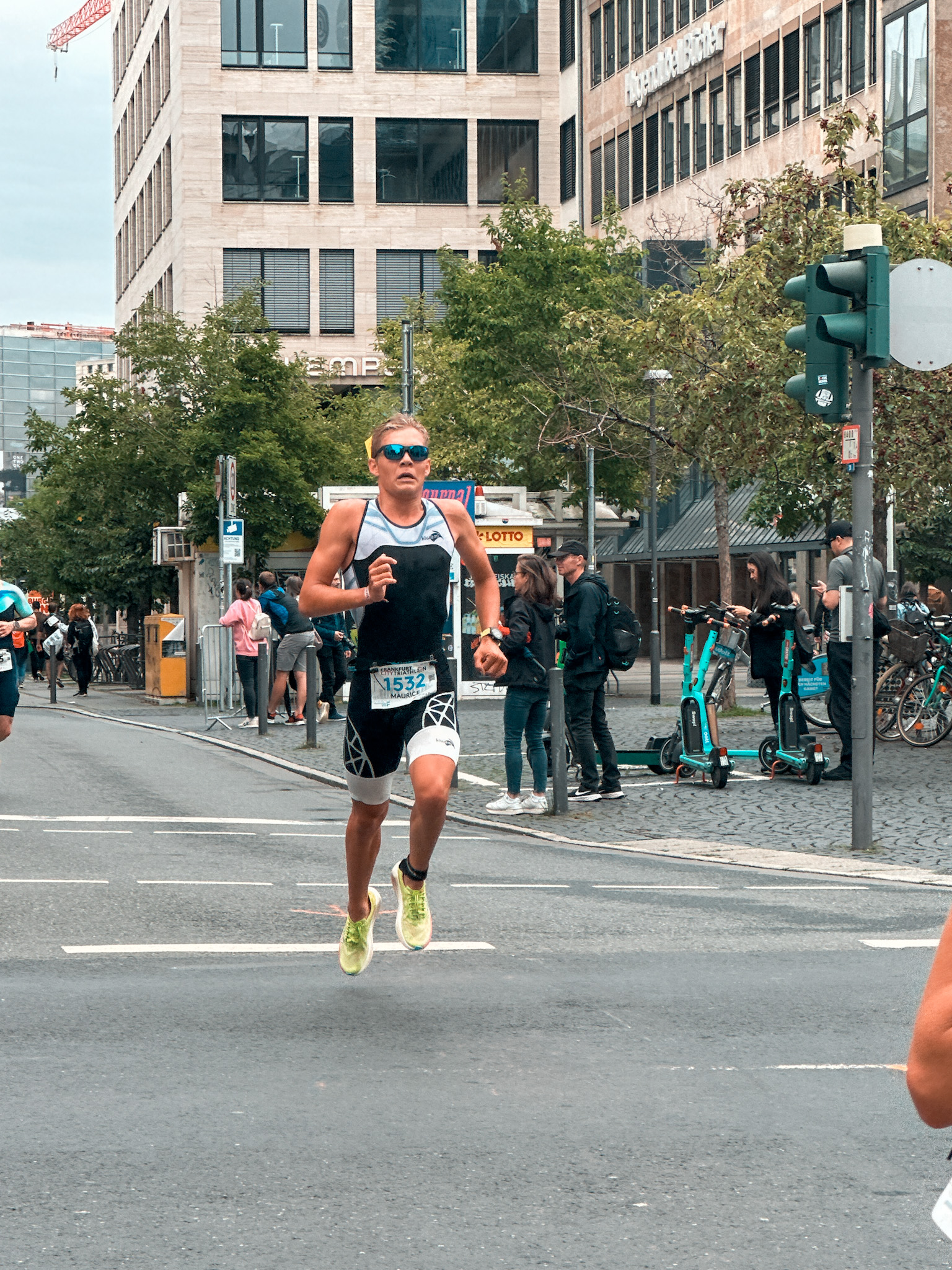Maurice Curth beim Frankfurt City Triathlon